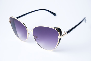 Fashionable eyeglasses style optical protection.