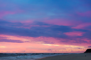 Fototapeta na wymiar sunrise on the sea coast, sunset on the sea