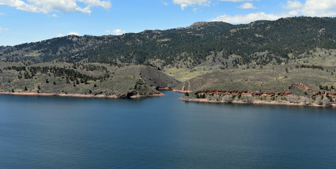 Fototapeta na wymiar Landscape photo of a mountain lake