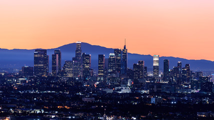 Fototapeta premium Downtown Los Angeles skyline at sunrise