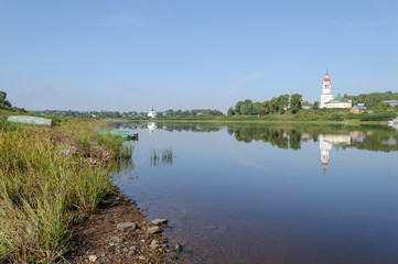 Fototapeta na wymiar Sukhona river in russian town Totma