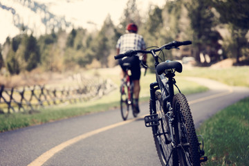 Obraz premium man riding a bike