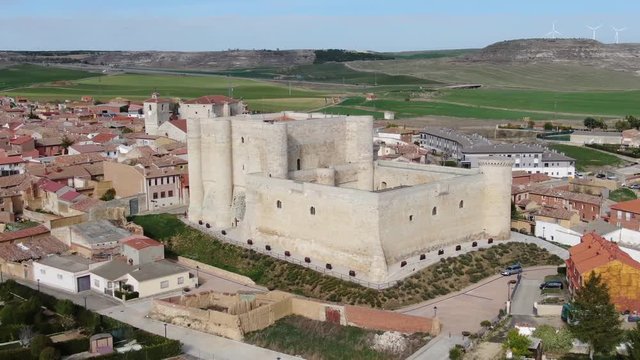 A castle in the countryside, Valdepero1