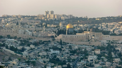 Naklejka premium dome of the rock from haas promenade, jerusalem