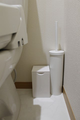 トイレブラシとサニタリーボックス