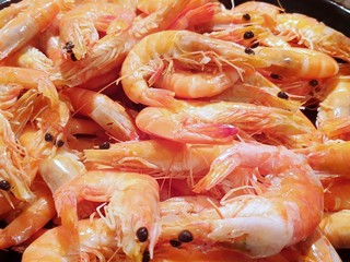 Top view of sweet shrimp as a background in Japanese restaurant, Ready to eat, Selective focus (Amaebi)