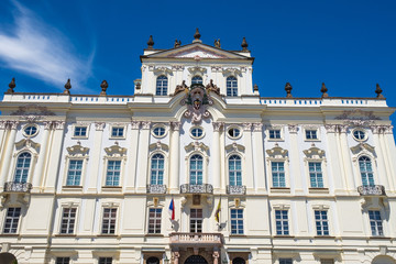 Fototapeta na wymiar Fassade des Erzbischöflichen Palais in Prag/Tschechische Republik