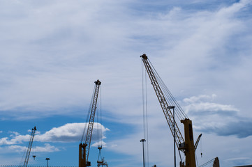 Fototapeta premium Finger in den Himmel