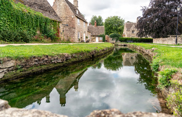 Fototapeta na wymiar Village of Ashton Keynes in North Wiltshire, United Kingdom