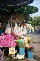Fototapeta na wymiar タイのマーケットの花屋