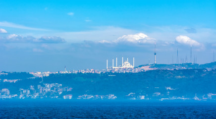 Fototapeta premium Sunset over the Istanbul Bosphorus