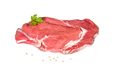 entrecôte de boeuf crue isolée sur fond blanc