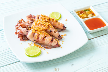 fried squid with garlic