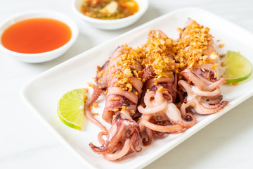 fried squid with garlic