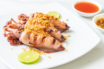 fried squid with garlic