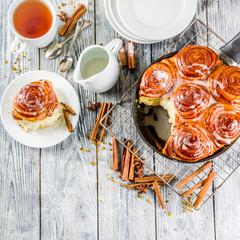 Cinnamon rolls with sugar frosting