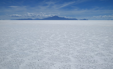 Incredible Salar de Uyumi, the world's largest salt flat at 10,582 square kilometers, Potosí department of Bolivia