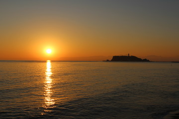 Fototapeta na wymiar 江ノ島と夕日
