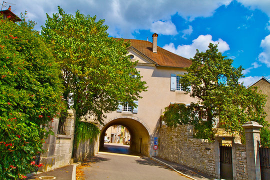 entr&eacute;e village orgelet