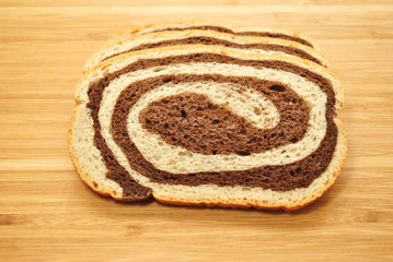 Sliced Rye & Pumpernickel Swirled Bread 