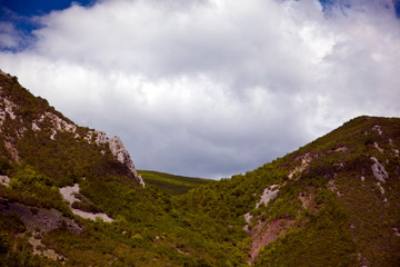 Fototapeta na wymiar Clouds on the mountain. Photos of Nature