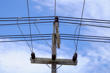 Electric power transmission system with sky	