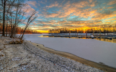 Obraz premium Sunrise on lake
