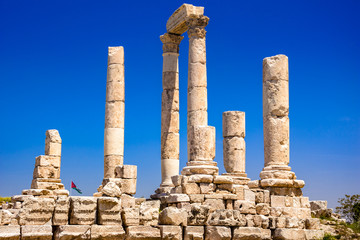 Fototapeta premium Temple of Hercules and Umayyad Palace at Amman Citadel in Amman, Jordan. 