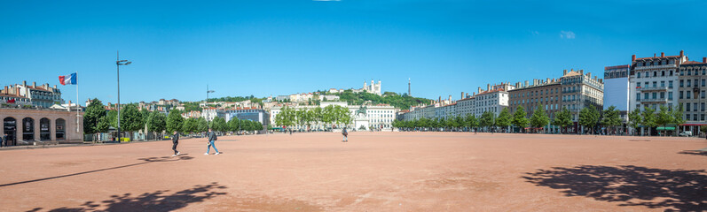 La grande place de Bellecour à LYon © jasckal