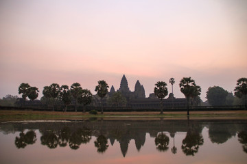 Naklejka premium Ankor Wat while sunrise