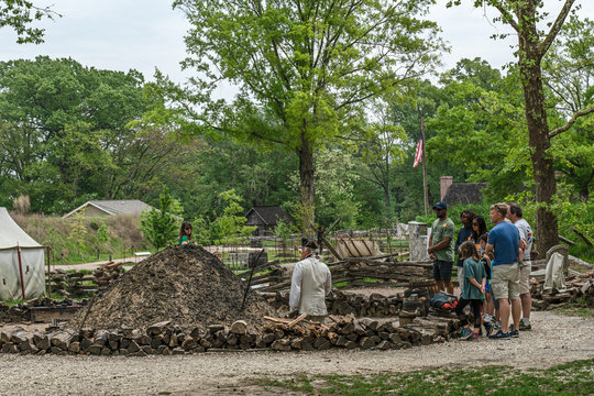  An Example Of A Revolutionary War Era Defensive Position Explained To Tourists .