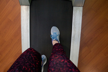 Knee bent running on treadmill