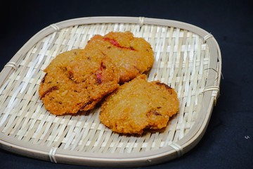 Vada (Vadai, Vadei) is a traditional South indians food. this Hot and spicy fritters are perfect as snacks and are hugely popular among malaysians