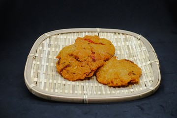 Vada (Vadai, Vadei) is a traditional South indians food. this Hot and spicy fritters are perfect as snacks and are hugely popular among malaysians