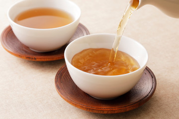杜仲茶　Eucommia leaf tea