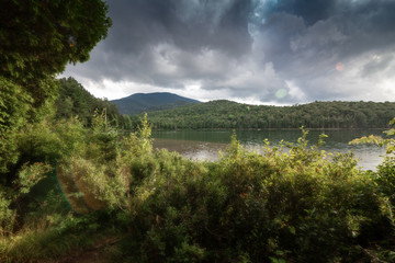 Obraz premium Lake and mountains of the US