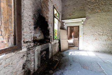 Urban exploration / Abandoned house somewhere in Italy
