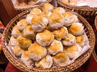 Thai sweets made with flour, sprinkled with sesame seeds7