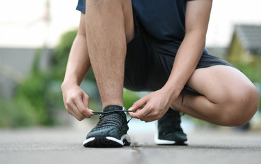 Obraz premium Runners are wearing shoes.
