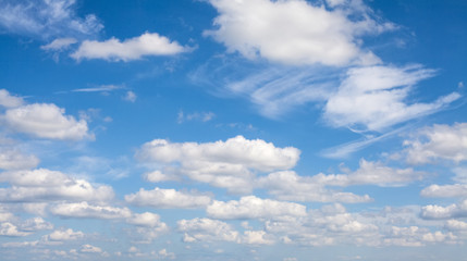 Obraz premium Blue sky clouds background. Beautiful landscape with clouds on sky