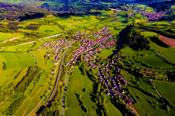 Das Dorf Obersinn in Bayern aus der Luft