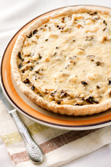 Chicken tart with mushrooms and cheese