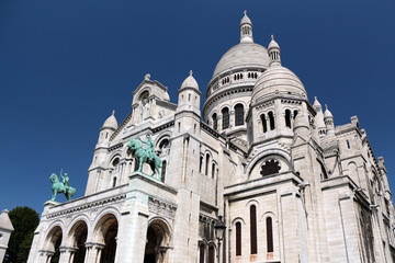 Fototapeta na wymiar Beautiful view of the Sacré Coeur Basilica. Paris, France