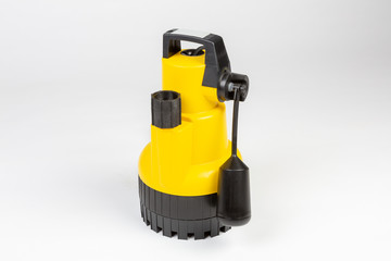 Submersible drainage pump for clear swimming pool water.