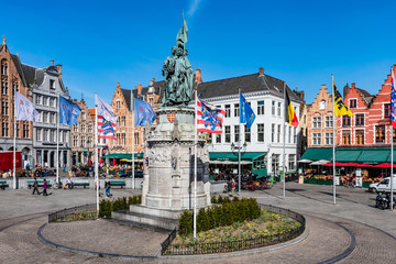 Historischer Marktplatz in Brügge - Belgien