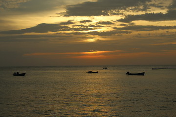 Coucher de soleil sur une plage des Caraïbes