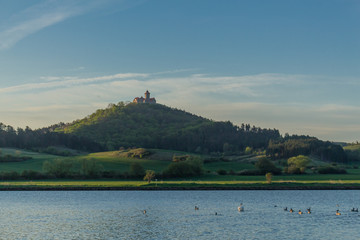 Morgendliche Erkundungstour entlang der Burg Drei Gleichen im Thüringer Becken