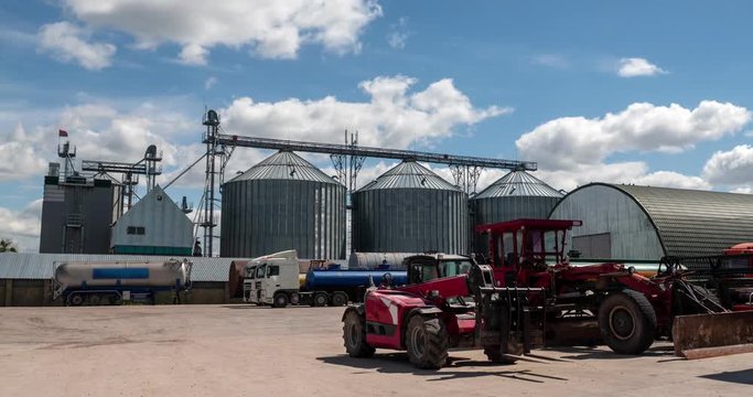 Big Grain Elevators for storage of wheat