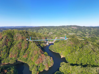 空撮した竜神大吊橋