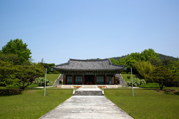 Fototapeta na wymiar Manin Cemetery of Righteous Fighters. the tombs of those killed in the Joseon Dynasty.
